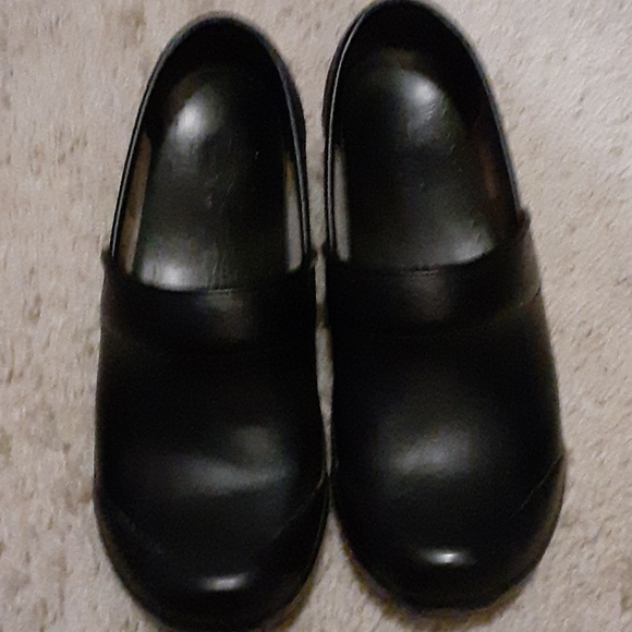 Dansko Shoes - Dansko Clogs